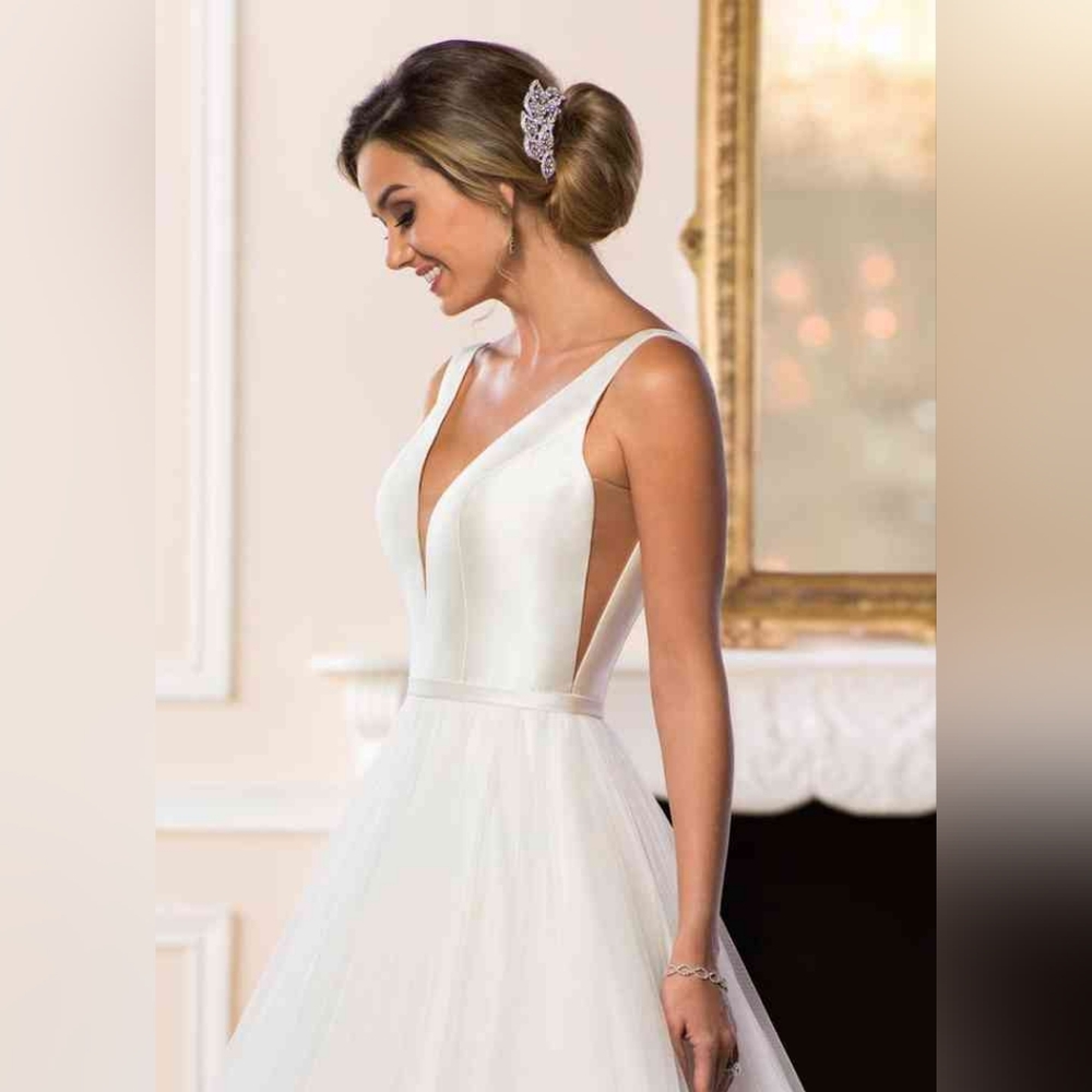 Stella York Wedding dress 6581. Size 12, altered closer to a size 10. - Picture 4 of 6